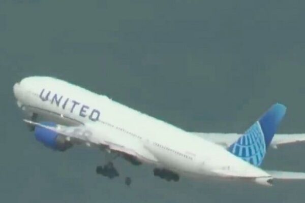 «Boeing 777 pierde rueda al despegar»